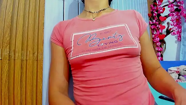 Snapshot of vicky__skinny_1 chatting on March 1, 2025, 3:32 am vicky  skinny 1 online show from March 1, 2025, 3:32 am