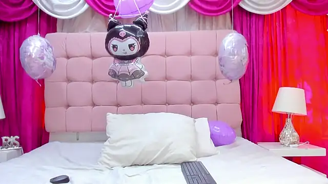 Snapshot of CanelaDevil_ chatting on September 16, 2025, 7:59 pm CanelaDevil online show from September 16, 2025, 7:59 pm