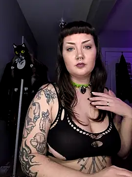 Snapshot of goblingirl888 chatting on November 18, 2025, 8:39 am goblingirl888 online show from November 18, 2025, 8:39 am