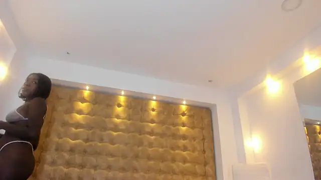 Snapshot of Dakkota_Fox chatting on March 8, 2025, 9:29 pm Dakkota Fox online show from March 8, 2025, 9:29 pm