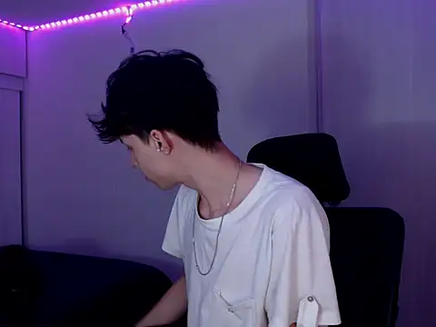 Snapshot of Juanmres chatting on February 21, 2026, 11:29 pm Juanmres online show from February 21, 2026, 11:29 pm