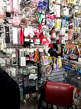 Snapshot of Vale_Saenzz chatting on November 19, 2025, 8:09 pm Vale Saenzz online show from November 19, 2025, 8:09 pm