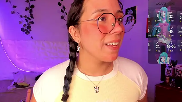 Ludovica6669 online show from March 13, 2025, 9:05 pm