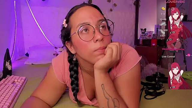 Ludovica6669 online show from February 28, 2025, 8:39 pm