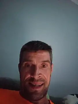 Schkodnik online show from August 7, 2026, 10:49 pm