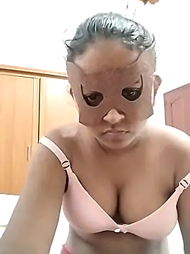 Snapshot of DiluQueen chatting on February 25, 2025, 2:26 pm DiluQueen online show from February 25, 2025, 2:26 pm