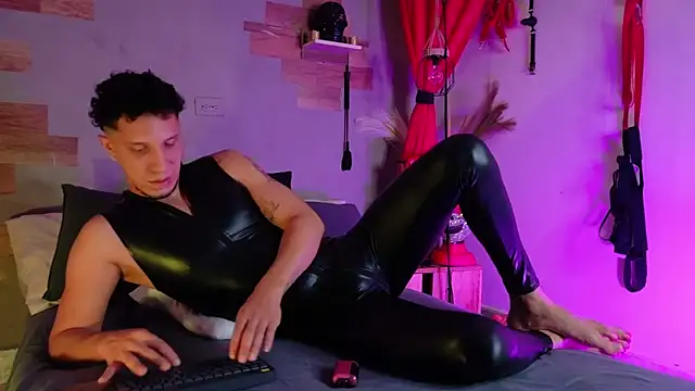 AngeloColleen online show from November 27, 2025, 7:14 pm