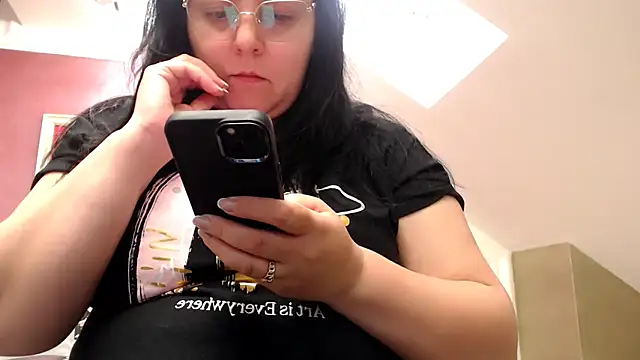 Wetandnaughtyxx online show from April 18, 2026, 7:22 am