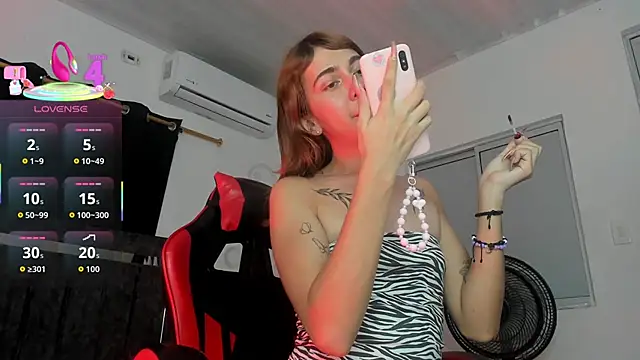 Snapshot of Nicol_TransGirl chatting on November 29, 2025, 3:28 am Nicol TransGirl online show from November 29, 2025, 3:28 am