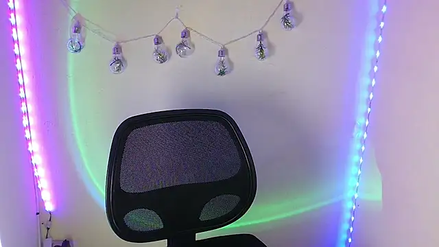 Snapshot of Lya1_ch chatting on November 12, 2025, 10:24 pm Lya1 ch online show from November 12, 2025, 10:24 pm