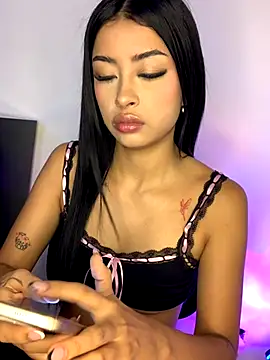 Miss karol online show from November 3, 2025, 6:00 pm