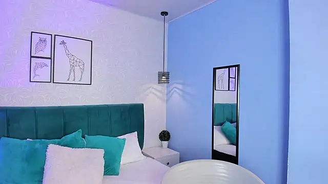 ninna curly online show from December 2, 2025, 10:00 pm