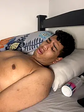 Snapshot of Santiago-Thompson chatting on October 20, 2025, 7:42 am Santiago-Thompson online show from October 20, 2025, 7:42 am