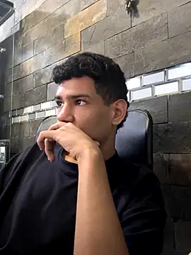 Snapshot of Santiago-Thompson chatting on October 7, 2025, 2:12 am Santiago-Thompson online show from October 7, 2025, 2:12 am