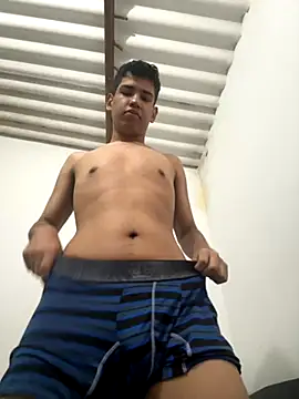 Snapshot of Santiago-Thompson chatting on October 9, 2025, 1:55 pm Santiago-Thompson online show from October 9, 2025, 1:55 pm