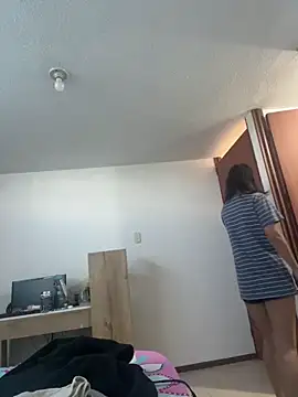 Snapshot of LiLy_kIndly chatting on October 25, 2025, 1:23 pm LiLy kIndly online show from October 25, 2025, 1:23 pm