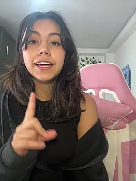 Snapshot of LiLy_kIndly chatting on October 12, 2025, 6:53 pm LiLy kIndly online show from October 12, 2025, 6:53 pm