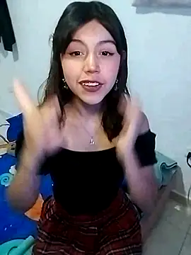 Snapshot of LiLy_kIndly chatting on February 16, 2025, 1:14 am LiLy kIndly online show from February 16, 2025, 1:14 am