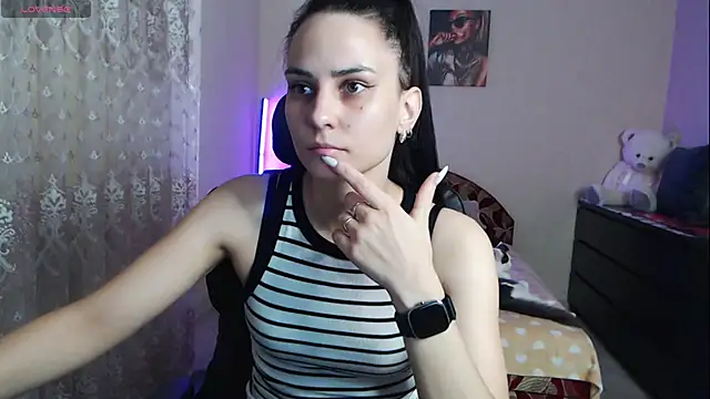 Snapshot of Kriss_brunette_5 chatting on November 27, 2025, 9:10 am Kriss brunette 5 online show from November 27, 2025, 9:10 am