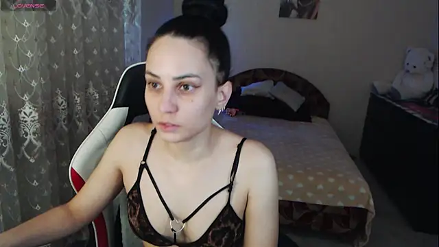 Snapshot of Kriss_brunette_5 chatting on December 5, 2025, 8:02 am Kriss brunette 5 online show from December 5, 2025, 8:02 am