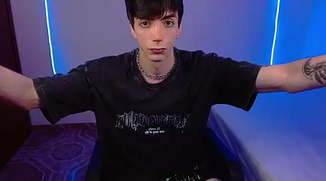 H3ll B0I online show from February 26, 2025, 4:19 am