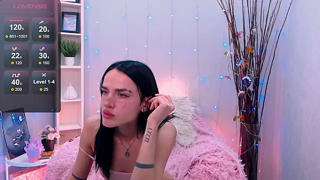 Snapshot of Holygirl_ chatting on November 30, 2025, 1:50 am Holygirl online show from November 30, 2025, 1:50 am