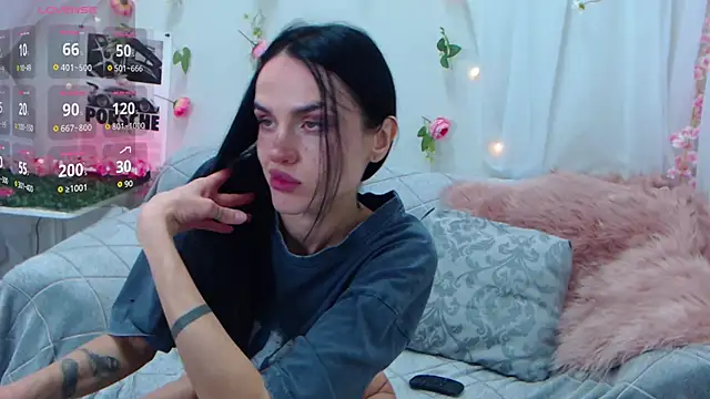 Holygirl  online show from April 12, 2026, 1:42 am