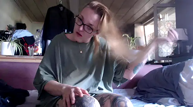 Astrid-Gilbert online show from March 5, 2025, 11:28 am