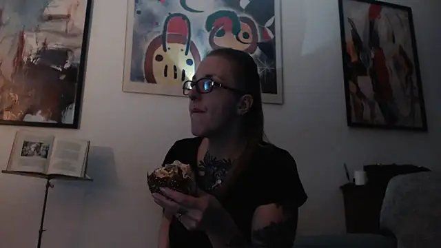 Astrid-Gilbert online show from February 21, 2025, 9:00 pm