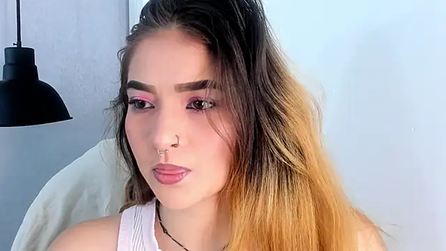 Snapshot of Shanntal_ chatting on October 9, 2025, 7:47 pm Shanntal online show from October 9, 2025, 7:47 pm