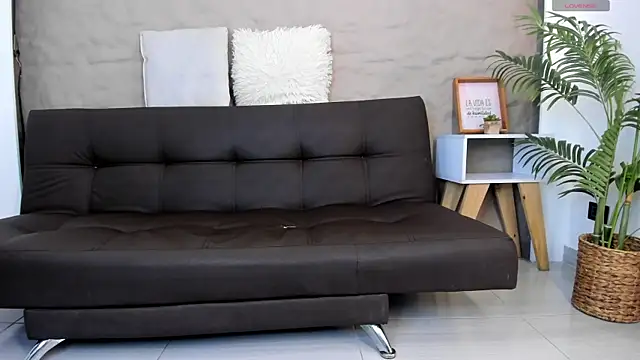 Snapshot of Shanntal_ chatting on March 10, 2025, 6:56 pm Shanntal online show from March 10, 2025, 6:56 pm