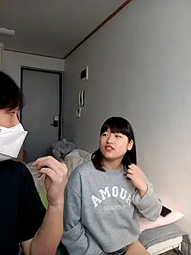 cutie koreancouple online show from February 26, 2025, 1:14 am