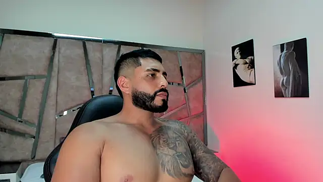 LeandroRusso online show from February 20, 2025, 11:10 pm