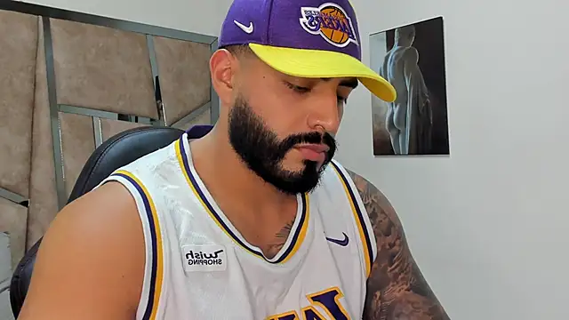 LeandroRusso online show from March 1, 2025, 9:15 pm