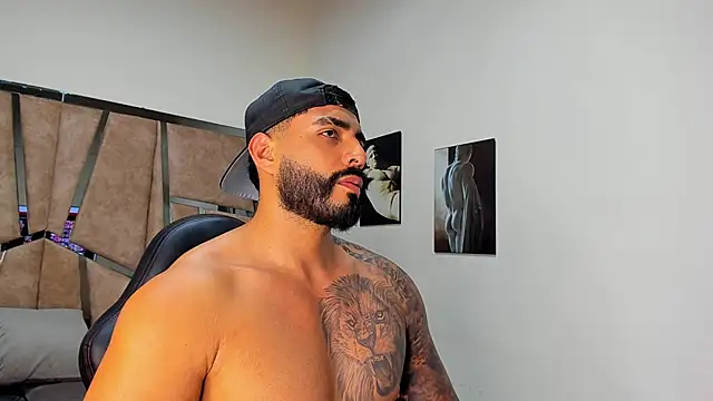 LeandroRusso online show from March 3, 2025, 12:01 am