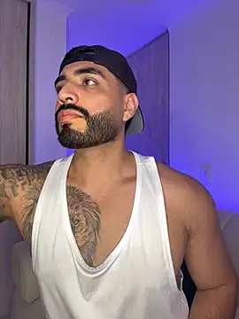 LeandroRusso online show from October 9, 2025, 2:45 am