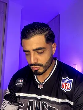 LeandroRusso online show from November 12, 2025, 11:08 pm