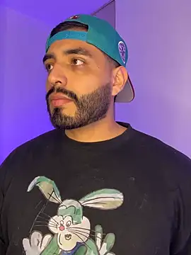 LeandroRusso online show from September 27, 2025, 4:07 am