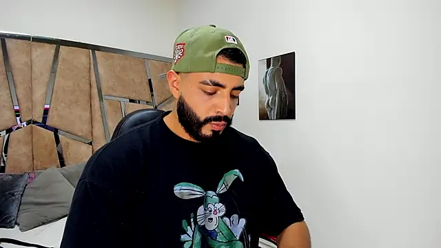 LeandroRusso online show from March 12, 2025, 9:24 pm