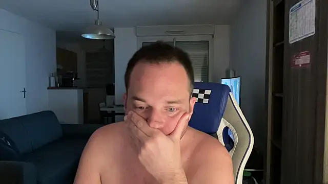 Snapshot of Funnyjul31 chatting on March 12, 2025, 7:25 pm Funnyjul31 online show from March 12, 2025, 7:25 pm