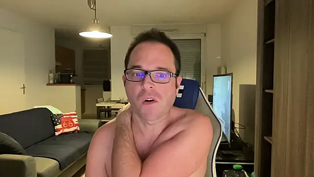 Snapshot of Funnyjul31 chatting on February 22, 2025, 6:08 pm Funnyjul31 online show from February 22, 2025, 6:08 pm