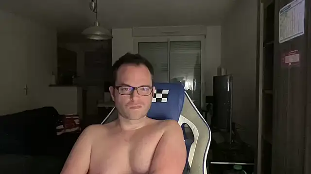 Snapshot of Funnyjul31 chatting on February 28, 2025, 8:50 pm Funnyjul31 online show from February 28, 2025, 8:50 pm