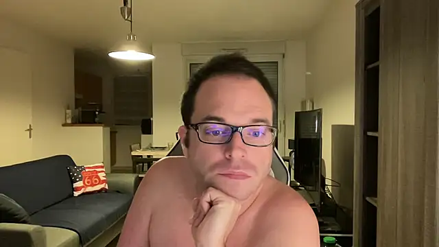 Snapshot of Funnyjul31 chatting on February 22, 2025, 9:15 pm Funnyjul31 online show from February 22, 2025, 9:15 pm