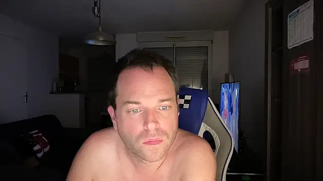 Snapshot of Funnyjul31 chatting on March 5, 2025, 7:06 pm Funnyjul31 online show from March 5, 2025, 7:06 pm
