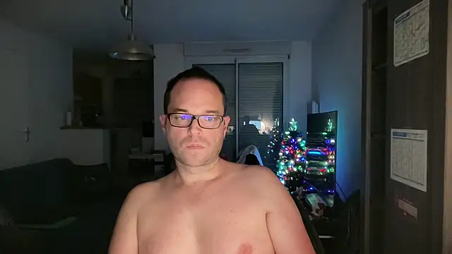 Funnyjul31 online show from December 3, 2025, 5:45 pm