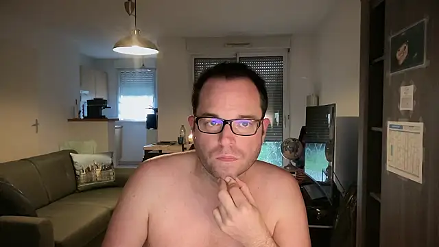 Funnyjul31 online show from February 2, 2026, 4:28 pm