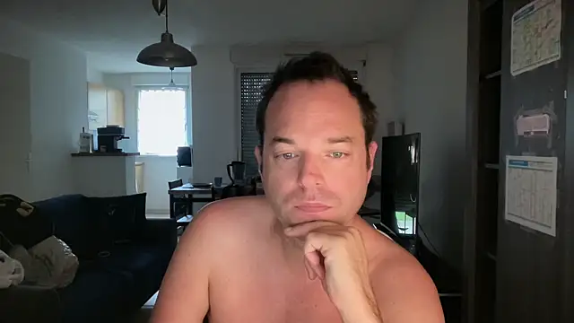 Funnyjul31 online show from November 24, 2025, 11:10 am