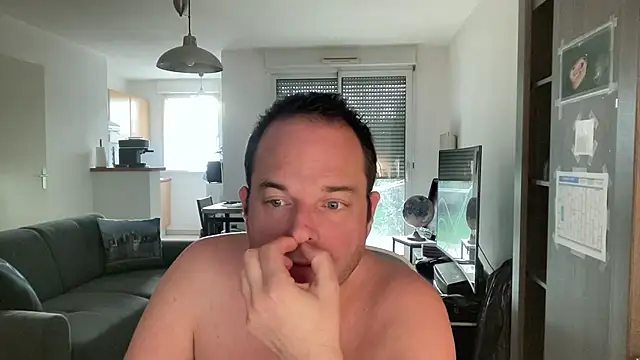 Funnyjul31 online show from February 6, 2026, 4:25 pm