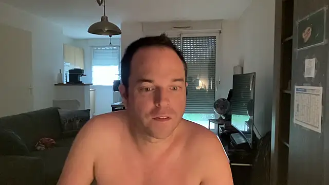 Funnyjul31 online show from February 5, 2026, 4:25 pm