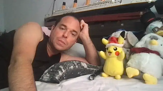 Funnyjul31 online show from November 11, 2025, 3:07 pm